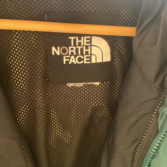 The North Face - Women’s Shell Rain/Windbreaker Jacket - Picture 5 of 5